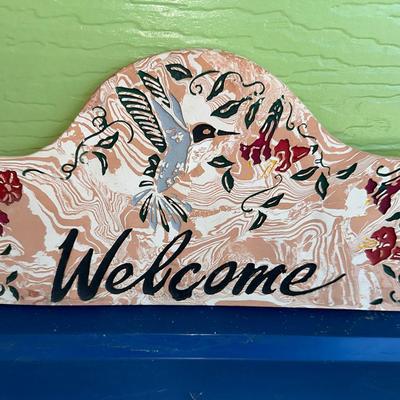 197 SANDSTONE WELCOME SIGN WITH HUMMINGBIRD 13.5"