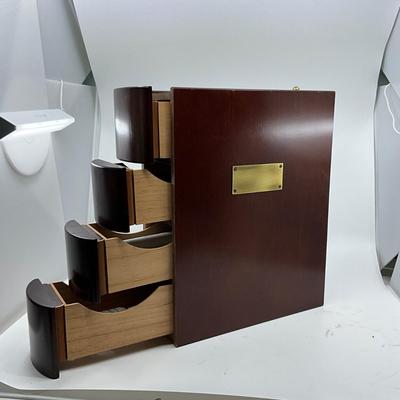 1389 Mahogany Stained Humidor