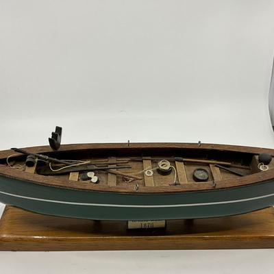 1396 1870 Bedford Whale Boat Model Replica