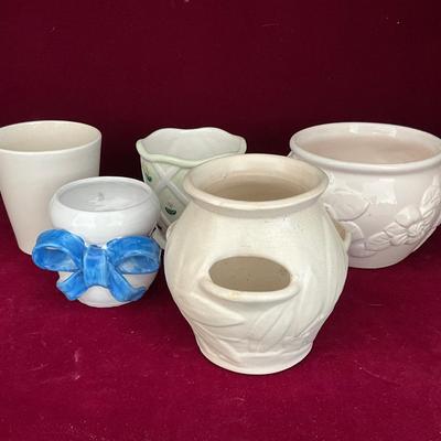 Lot # 129 Lot of Assorted Planters