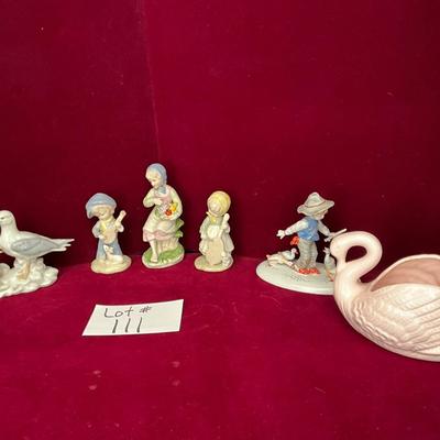 Lot111 Porcelain Figurine Lot (6)