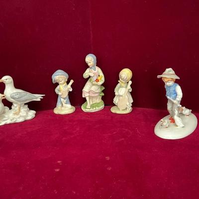 Lot111 Porcelain Figurine Lot (6)
