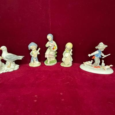 Lot111 Porcelain Figurine Lot (6)