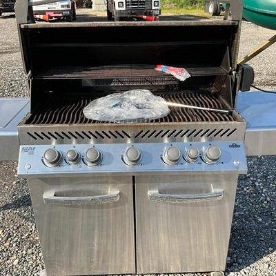 Lot# 71 Napoleon Gas Grill Prestige