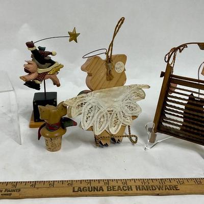 Vintage Collectible Pig Piggy Lot - signs, decor, bottle stopper, Christmas Figure