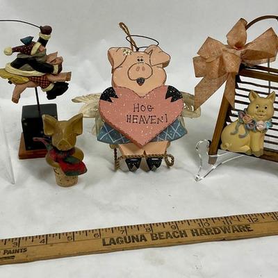 Vintage Collectible Pig Piggy Lot - signs, decor, bottle stopper, Christmas Figure