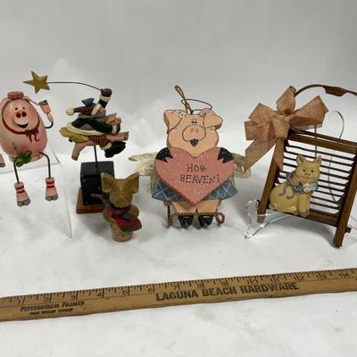 Vintage Collectible Pig Piggy Lot - signs, decor, bottle stopper, Christmas Figure