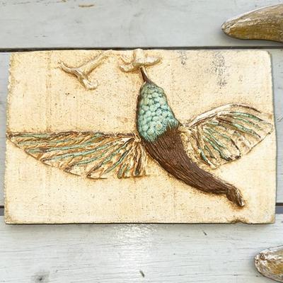 205 PATIO YARD WALL PLAQUES MOON & STARS AND HUMMINGBIRD