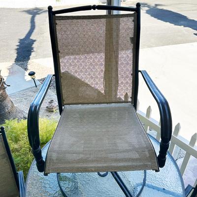 209 PATIO TABLE + 4 CHAIRS ROUND GLASS TOP ROCKING