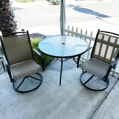 209 PATIO TABLE + 4 CHAIRS ROUND GLASS TOP ROCKING