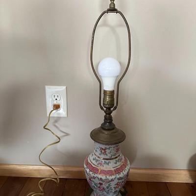Chinese Export Porcelain Lamp