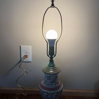 Chinese Export Porcelain Lamp