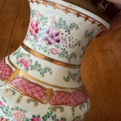 Chinese Export Porcelain Lamp