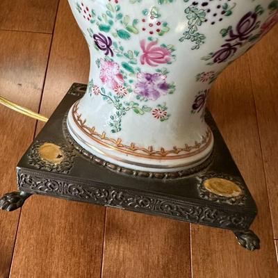 Chinese Export Porcelain Lamp