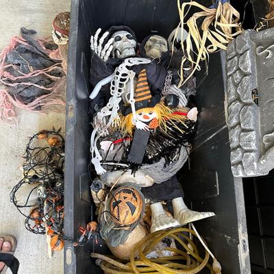 214 HALLOWEEN DECORATION 2 TUBS SPOOKS GHOSTS LIGHTS