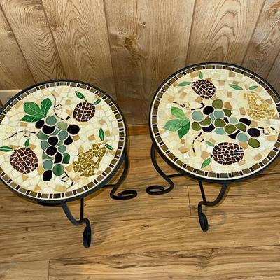 217 MOSAIC ROUND SIDE TABLE 14" X 20" GRAPES