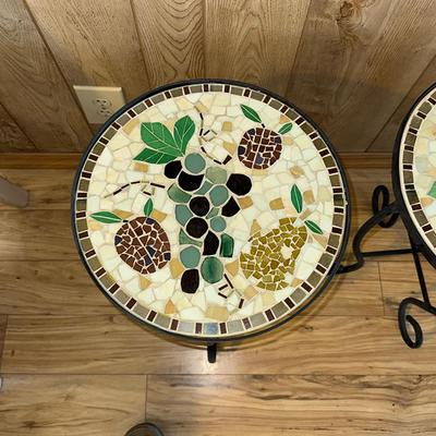 217 MOSAIC ROUND SIDE TABLE 14" X 20" GRAPES