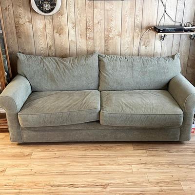 223 GREY SOFA 4 LOOSE CUSHIONS 90" WIDE