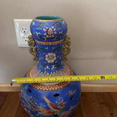 Pair of Chinese Vintage Porcelain Enamel Colour Bottle Vase With Four Characters Mark