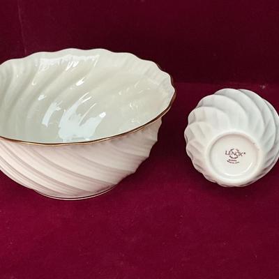 Lot# 80 Beautiful LENOX Candlesticks, Bowl and Vase