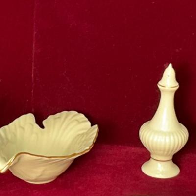 Lot# 83. Festive LENOX Lot