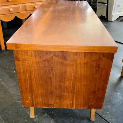 Lot# 009 Lane MCM Wooden Cedar Chest