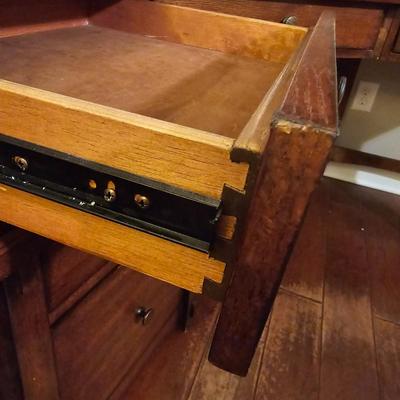 Corner Desk w/File Cabinet (D-JS)