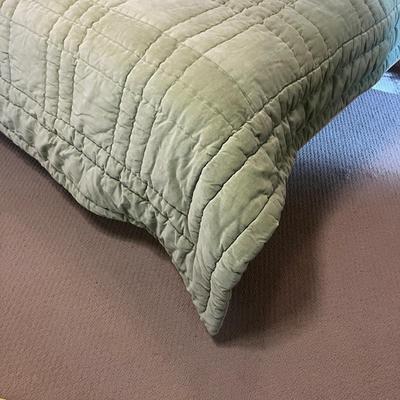 Queen Comforter (G-MG)