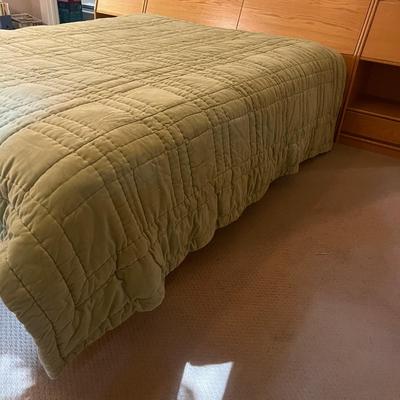 Queen Comforter (G-MG)