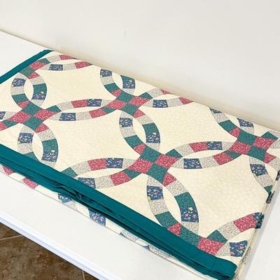Grandmas Handmade Double Wedding Ring Quilt