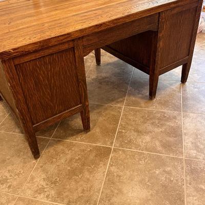 P.W. VALLELY~ NY ~ Solid Oak Desk