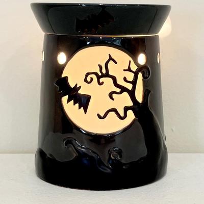SCENTSY ~ Fright Night ~ Full Size Wax Burner