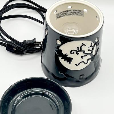 SCENTSY ~ Fright Night ~ Full Size Wax Burner