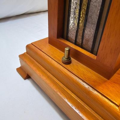 Wood Tabletop Lamp w/Stained Glass Shade (D-JS)