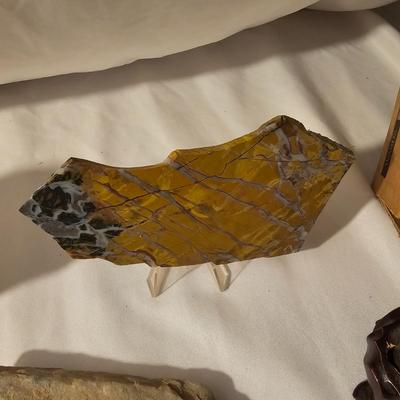 Assortment of Mineral & Rock Specimens (DR-JS)