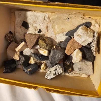 Assortment of Mineral & Rock Specimens (DR-JS)