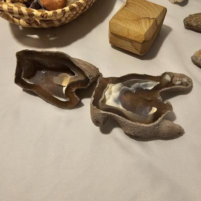 Assortment of Mineral & Rock Specimens (DR-JS)