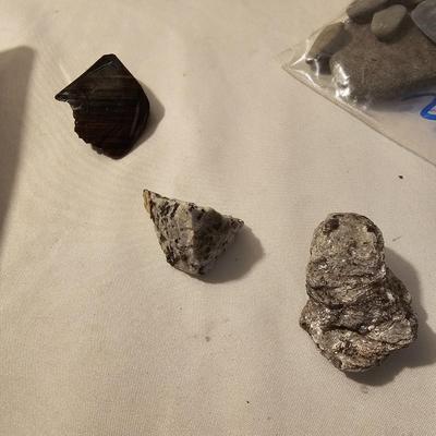 Assortment of Mineral & Rock Specimens (DR-JS)