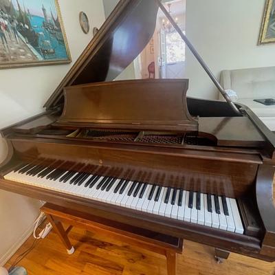 Steinway Grand Piano/ MODEL L/ Serial No: 263459/ well tuned.