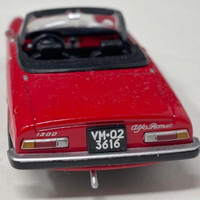1970 Alfa Romeo Spider 1600 Production Car, IXO, China, 1/43 Scale, Mint Condition