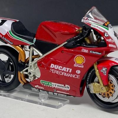 1999 Ducati 996 World Superbike, IXO, China, 1/24 Scale, Mint Condition