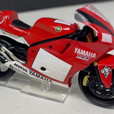 2001 Yamaha YZR 500 - Max Biaggi Grand Prix, IXO, China, 1/24 Scale, Mint Condition