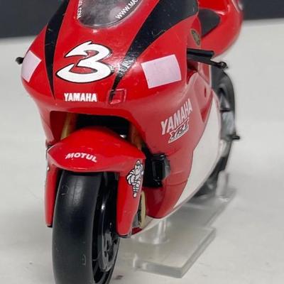 2001 Yamaha YZR 500 - Max Biaggi Grand Prix, IXO, China, 1/24 Scale, Mint Condition