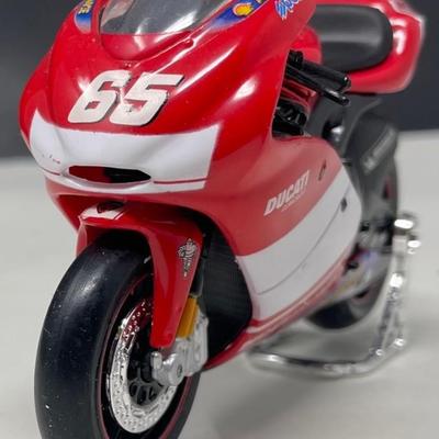 2005 Ducati Desmosedici - Loris Capirossi Grand Prix, Maisto, 1/24 Scale, Mint Condition