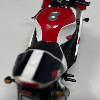2002 Yamaha YZF R7 Production, IXO, China, 1/24 Scale, Mint Condition