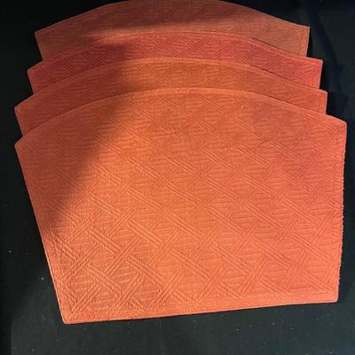 Placemats, Tablecloths & More (D-MG)