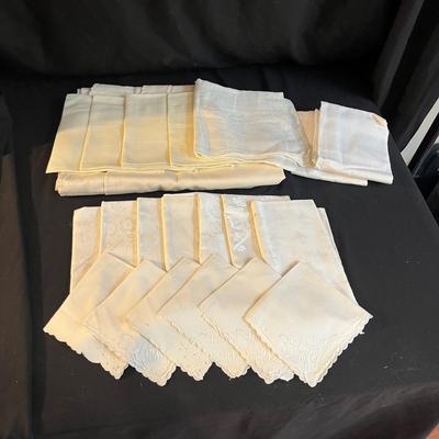 Placemats, Tablecloths & More (D-MG)