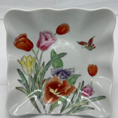 Large Chinese Vintage Bowl with Four Characters Mark