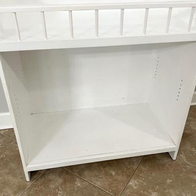 **CORRECTION** Solid Wood Changing Table ~ *Read Details
