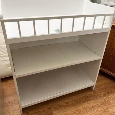 **CORRECTION** Solid Wood Changing Table ~ *Read Details
